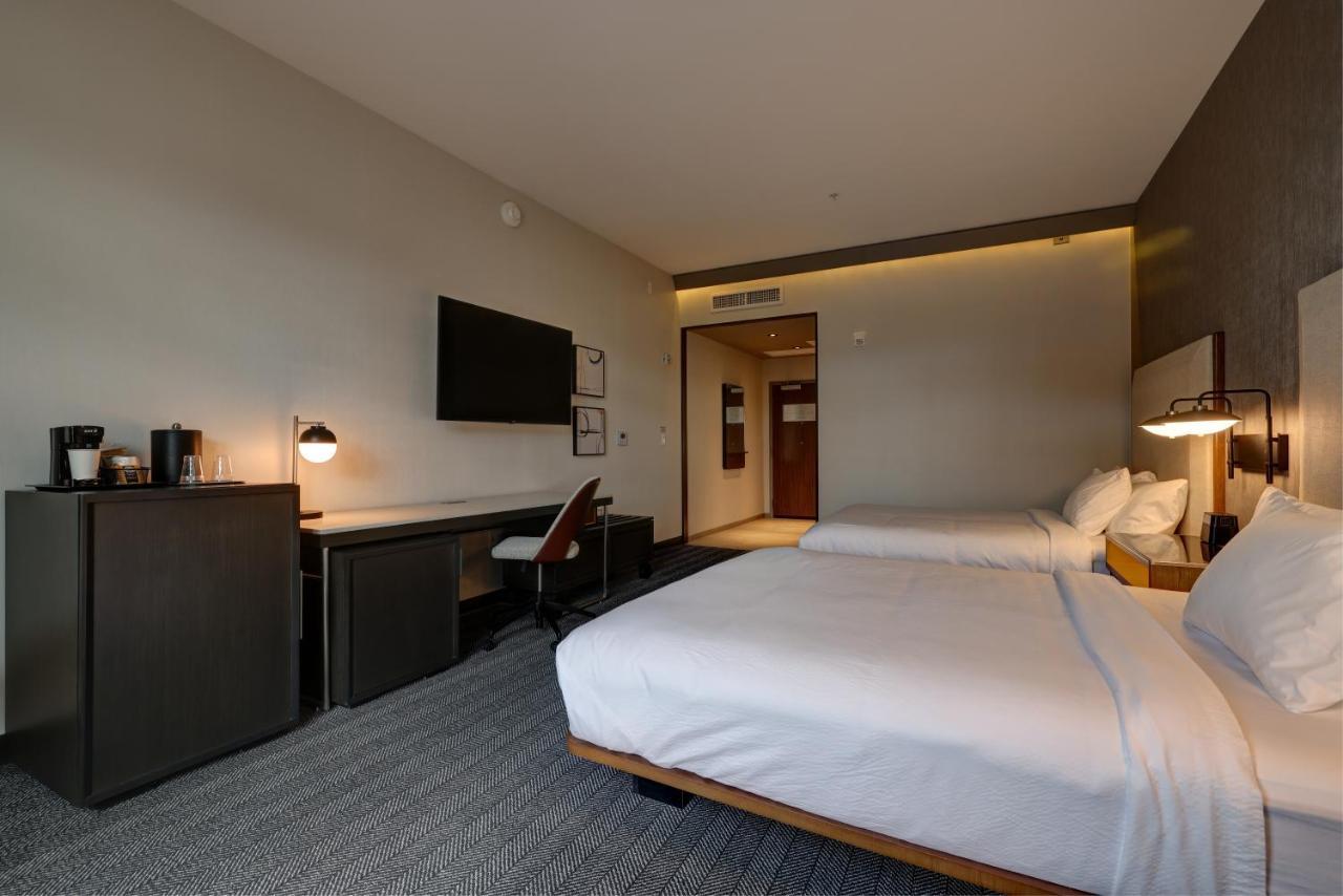 Courtyard By Marriott Iowa City University Heights Εξωτερικό φωτογραφία