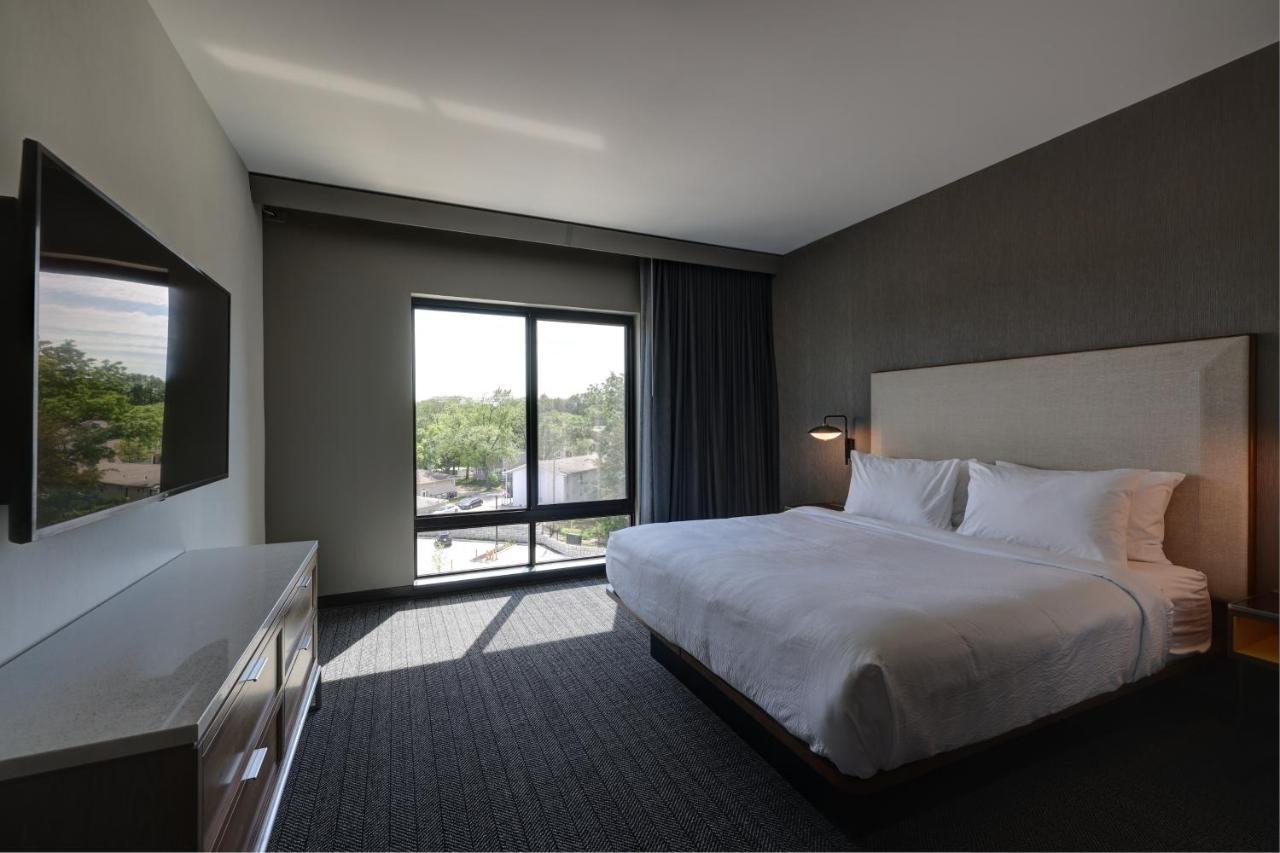 Courtyard By Marriott Iowa City University Heights Εξωτερικό φωτογραφία
