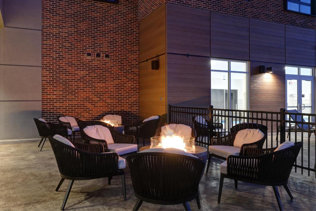 Courtyard By Marriott Iowa City University Heights Εξωτερικό φωτογραφία