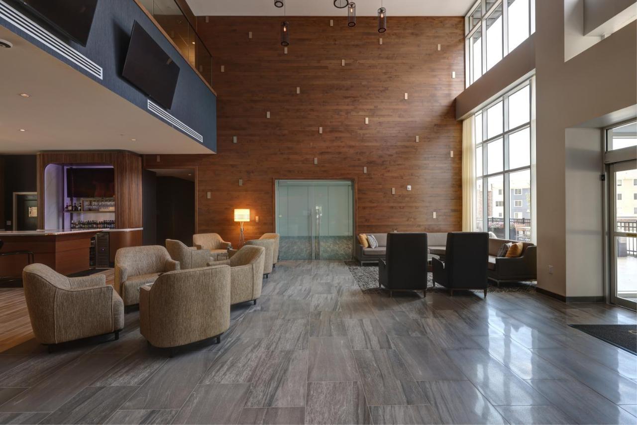 Courtyard By Marriott Iowa City University Heights Εξωτερικό φωτογραφία