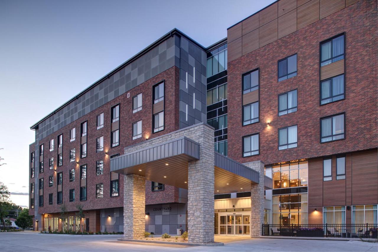Courtyard By Marriott Iowa City University Heights Εξωτερικό φωτογραφία