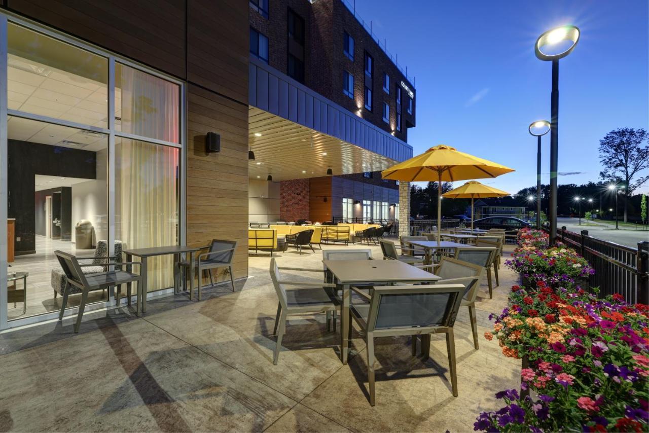 Courtyard By Marriott Iowa City University Heights Εξωτερικό φωτογραφία