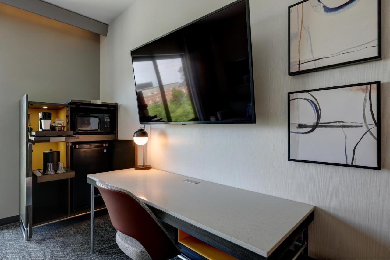 Courtyard By Marriott Iowa City University Heights Εξωτερικό φωτογραφία