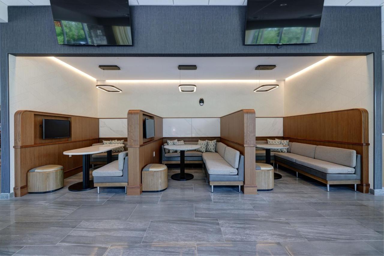 Courtyard By Marriott Iowa City University Heights Εξωτερικό φωτογραφία