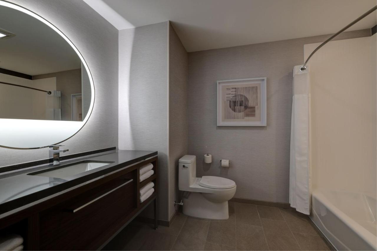 Courtyard By Marriott Iowa City University Heights Εξωτερικό φωτογραφία